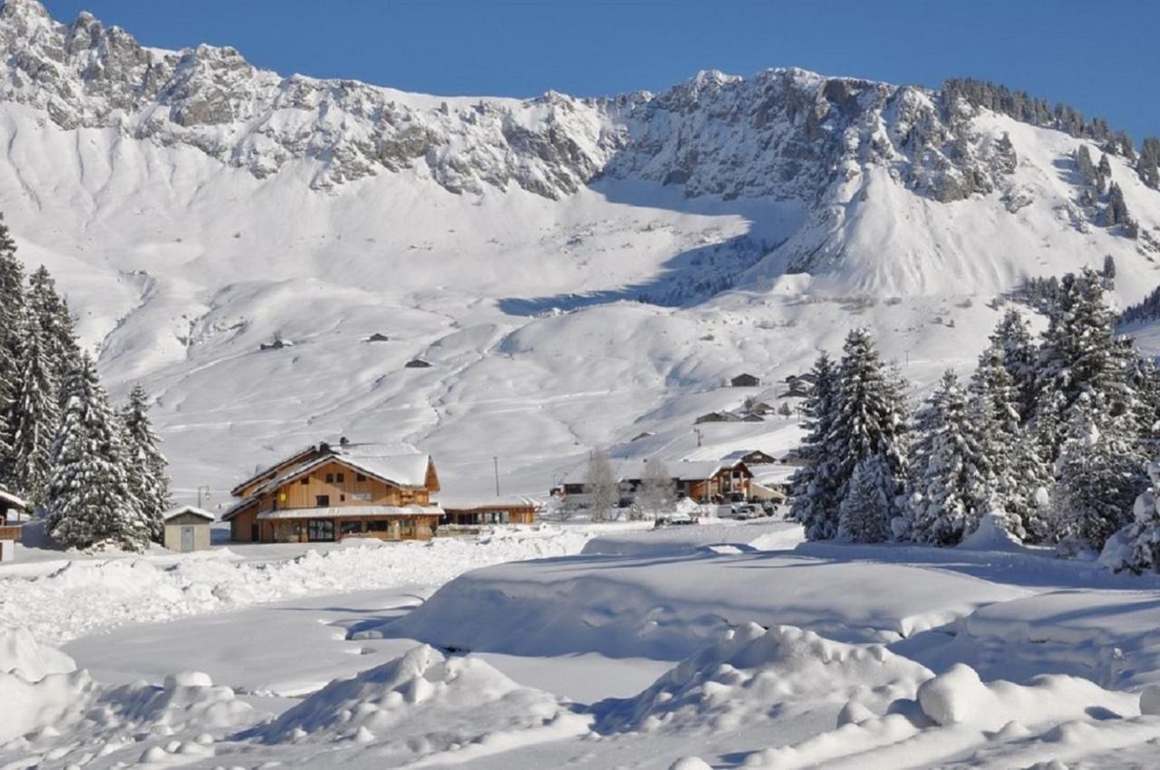 Les Roches 1500 Hotel Mieussy Екстериор снимка
