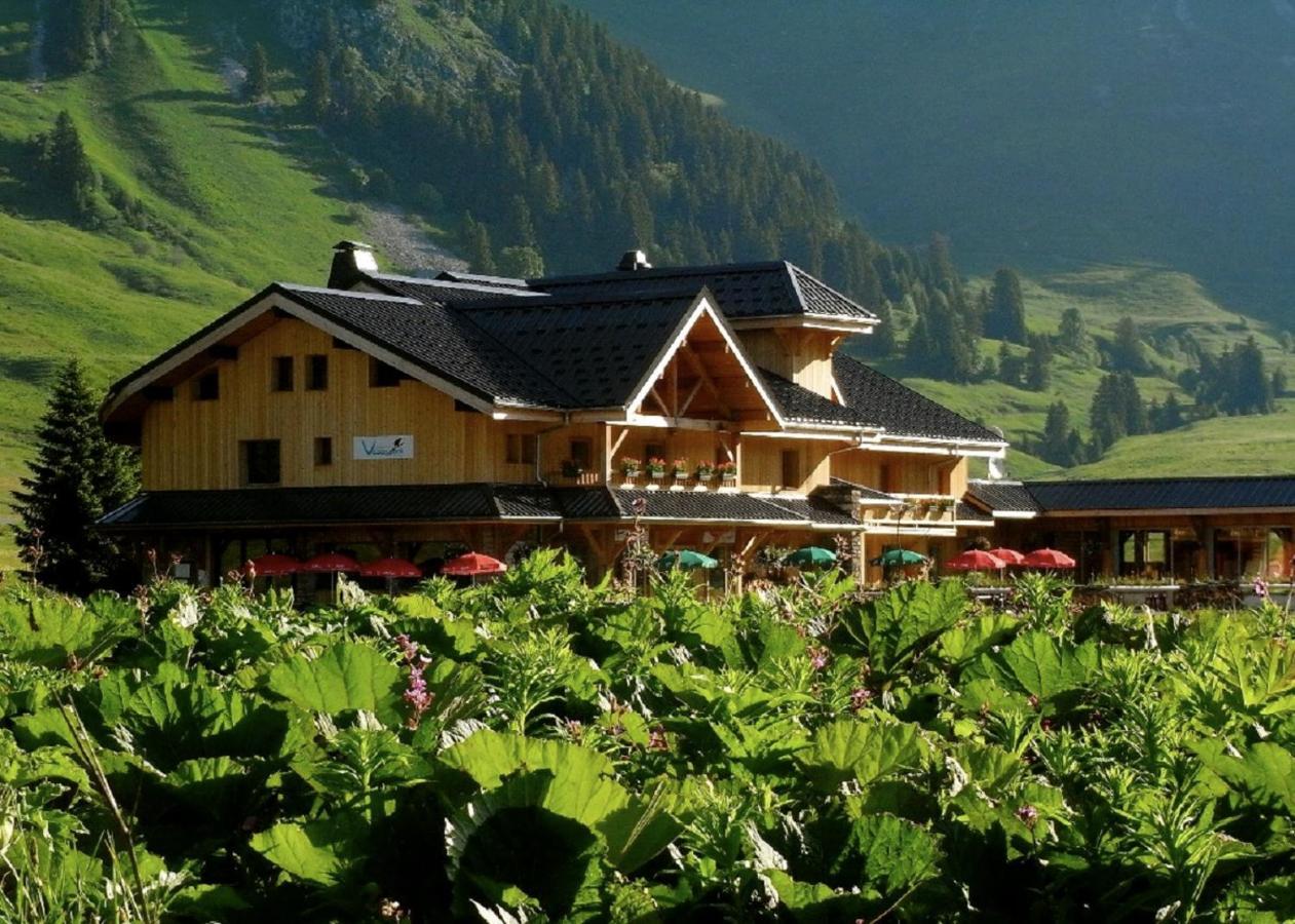 Les Roches 1500 Hotel Mieussy Екстериор снимка